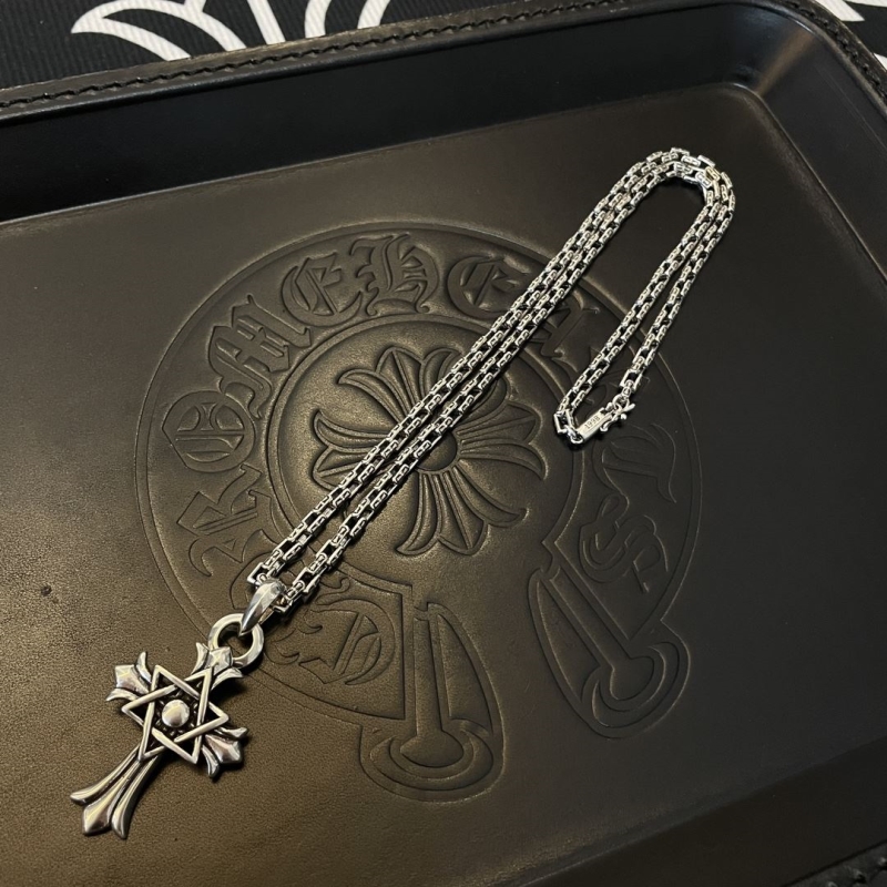 Ch**me He**ts necklaces